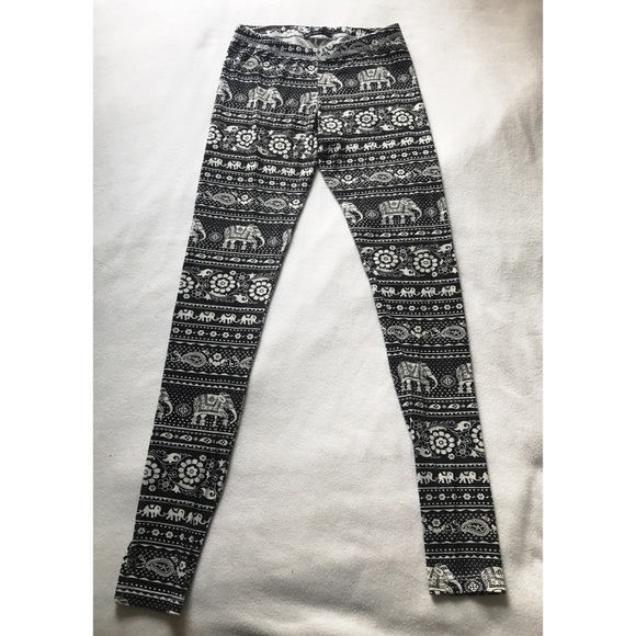 UO Truly Madly Deeply Elephant Leggings - Picture 2 of 4